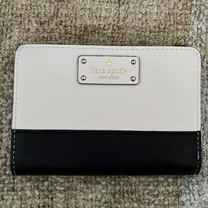 Small-medium sized wallet